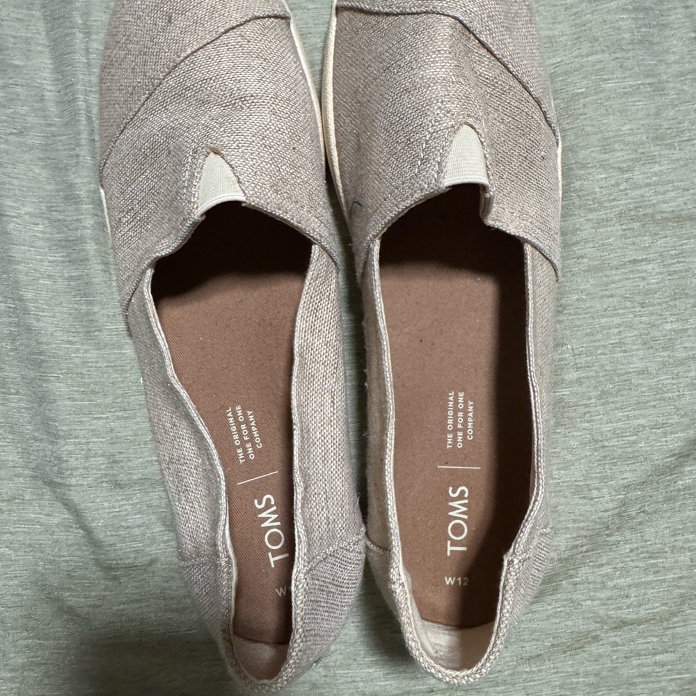 TOMS Women's Gray Slip-On Shoes
